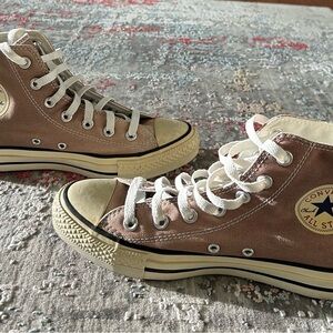 Converse All Star High-Tops in Tan and White Unisex